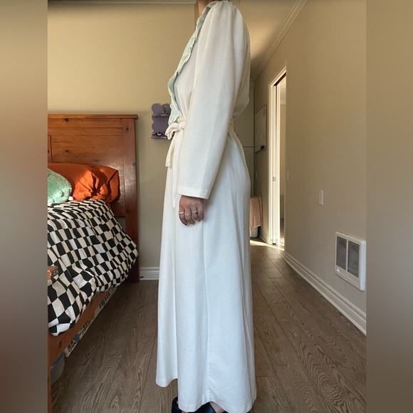 Authentic Vintage 70s Vandemere Floor length Robe - cream and baby blue - size S - Picture 4 of 11